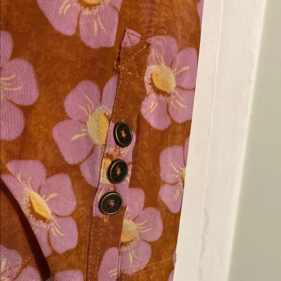 Free People Floral Button-Up Top in Pink and Orange - Picture 4 of 8